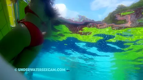 This Black Teen Girl With The Super Figure Tests The Underwater Massage