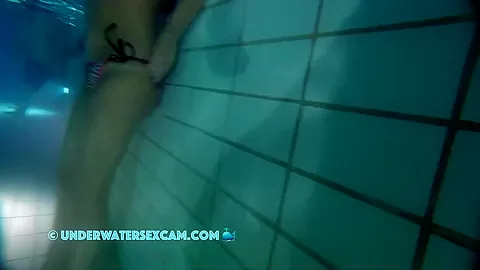 She Likes To Be Watched Masturbating
