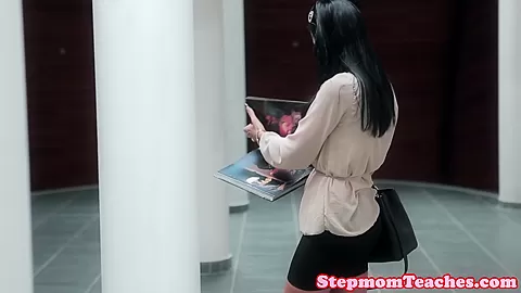 Masturbating stepmom cocksucking in trio