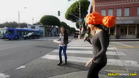 Sexy games with pretty babes in costumes