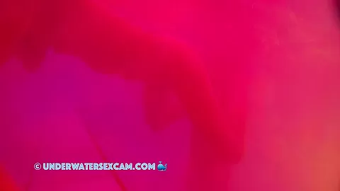 This Model Teen 18+ Learns To Masturbate With The Jet Stream