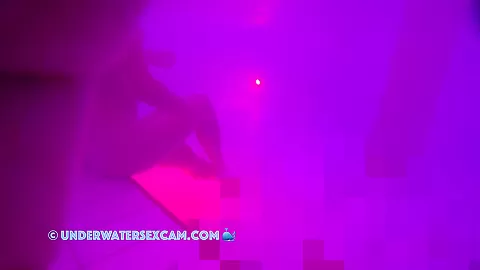 This Model Teen 18+ Learns To Masturbate With The Jet Stream