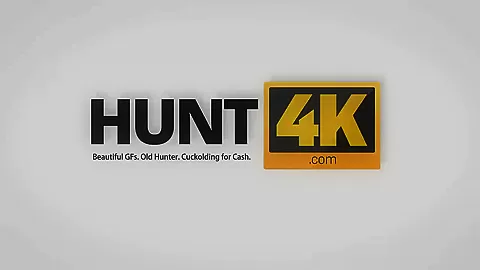 HUNT4K. Guy ha bisogno di soldi quindi perché permette a un estraneo di scopare il suo simpatico GF