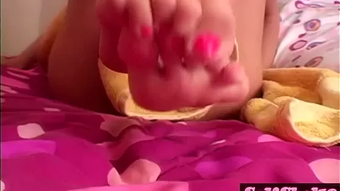 Hot Addison Foot Tease with pussy Closeup