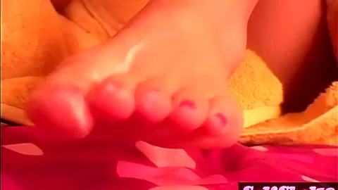 Hot Addison Foot Tease with pussy Closeup