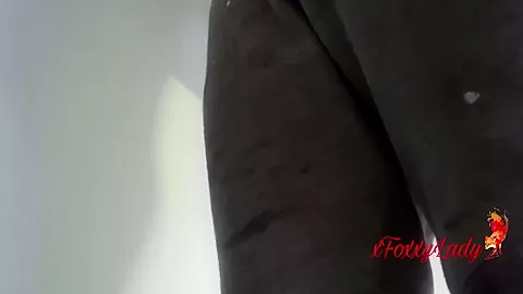Argentina Milf Seduces Worker While He Works And Ends Up Fucking Without A Condon
