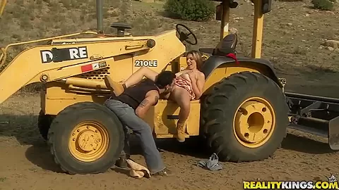 Heaven Summers and Voodoo in cool oral sex