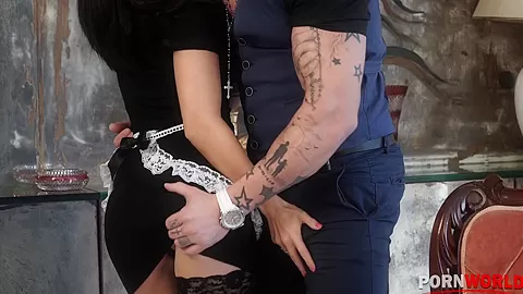 Milf Maid Fucked By Thief - PornWorld