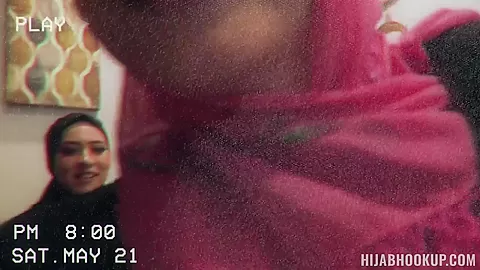 Threeway HijabHookup Porn - HijabHookup