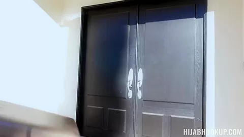 Moving Day Deal Porn - HijabHookup