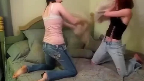 Horny Lesbo Teens 18+ Get Close Up