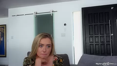 Dakota Bleu's First Stepsister Hookup - MyVeryFirstTime