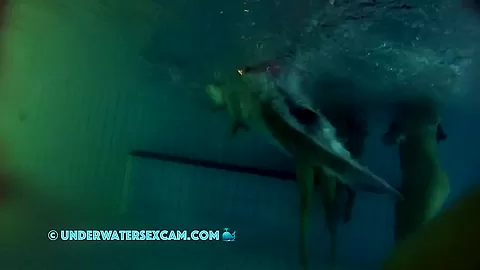 These Teen Girls Are Naked In The Sauna Pool For The First Time