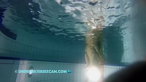 They Have Sex Underwater While Other People Watch