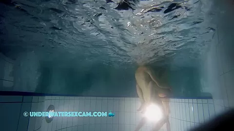 They Have Sex Underwater While Other People Watch