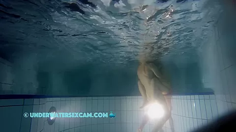 They Have Sex Underwater While Other People Watch