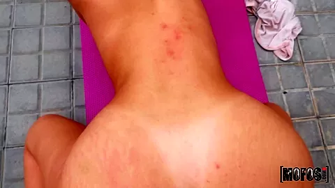 Jordi & Gala Anguita in Park Twerking - MofosNetwork