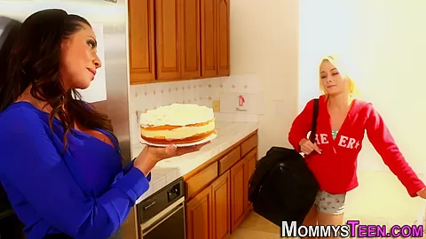 Cake covered steplez eats