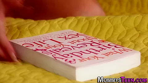 Stepmilf eats teens 18+ cunt