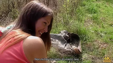 HUNT4K. Il sesso anale per soldi è esattamente ciò che i giovani coquette desiderano