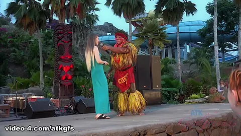 Niki Has The Best First Day In Hawaii - ATKGirlfriends