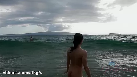 Sadie Makes It To Hawaii - ATKGirlfriends