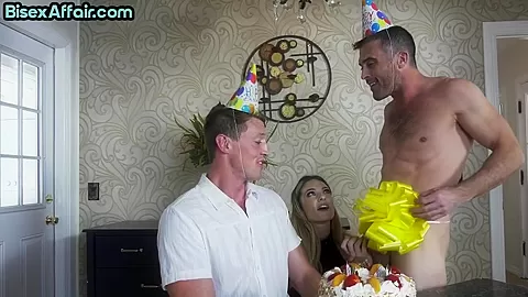 Bisex bday medium boobs babe in heels fucked in 3way