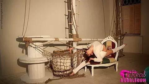 Contortion Model In Artistic Performance - Watch4Fetish
