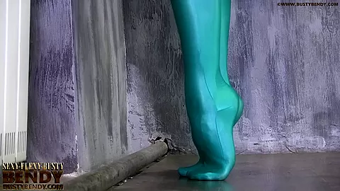 Snake Woman In Spandex - Watch4Fetish