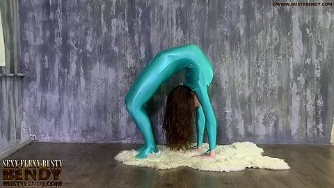 Snake Woman In Spandex - Watch4Fetish