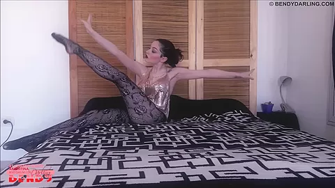 Sexy Girl With Long Legs - Watch4Fetish