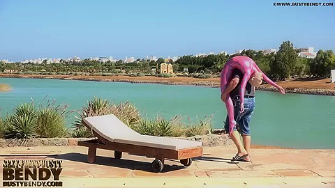 Flexible Puppet In Rubber - Watch4Fetish