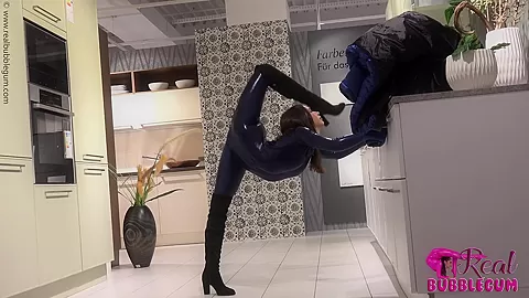 Flexible Contortion In My Apartment - Watch4Fetish