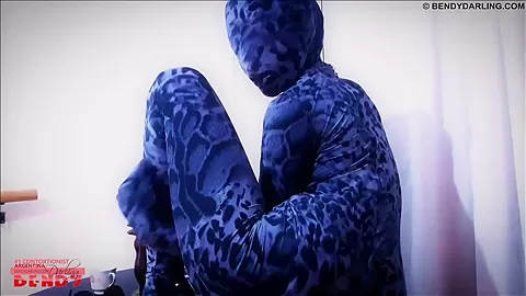 Flexi Girl In Zentai Suit - Watch4Fetish