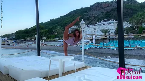 Classy Contortionist In A Sexy Swimsuit - Watch4Fetish