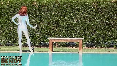Bending In A Silver Spandex Suit - Watch4Fetish
