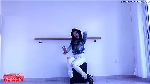 Beautiful Flexi Girl With High Heels - Watch4Fetish