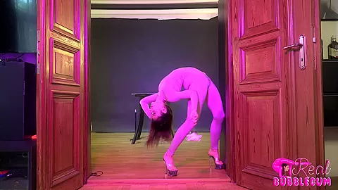 Contortion Performance For Her Fan - Watch4Fetish