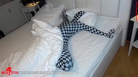 Zentaigirl Pissing - Watch4Fetish