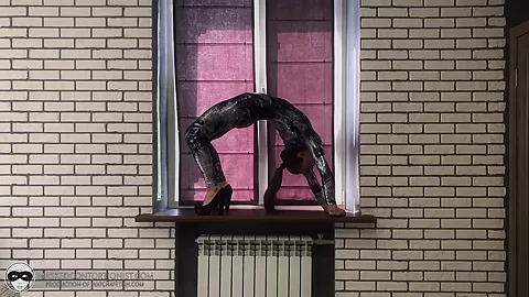 Training Before The Show - Watch4Fetish