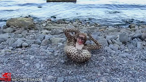 Beach Feeling In Zentai - Watch4Fetish