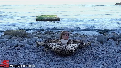 Beach Feeling In Zentai - Watch4Fetish