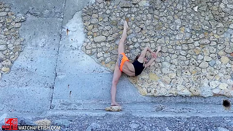Contortion In Public - Watch4Fetish