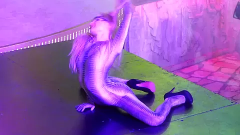 Show In The Disco - Watch4Fetish