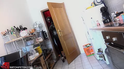 Eat Unusual Pizza - Watch4Fetish