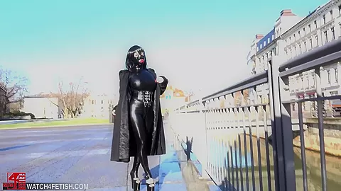 Walk Through The City - Watch4Fetish