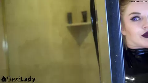 Zentai En La Habitaciгіn Del Hotel - Watch4Fetish