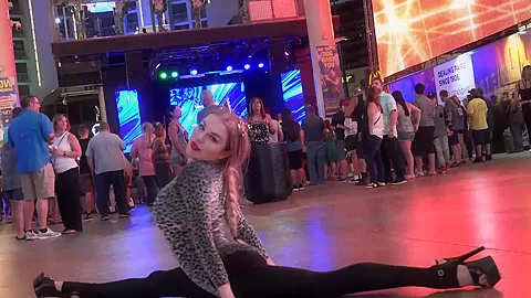 Catwoman In Las Vegas - Watch4Fetish