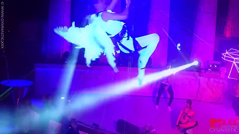 Flexi Show - Watch4Fetish