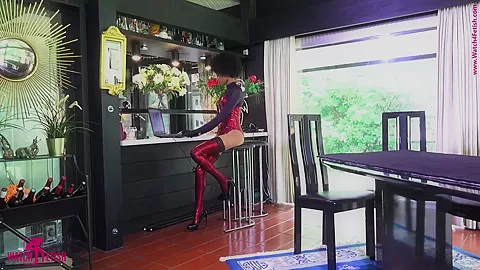 Preparation For The Evening Show - Watch4Fetish